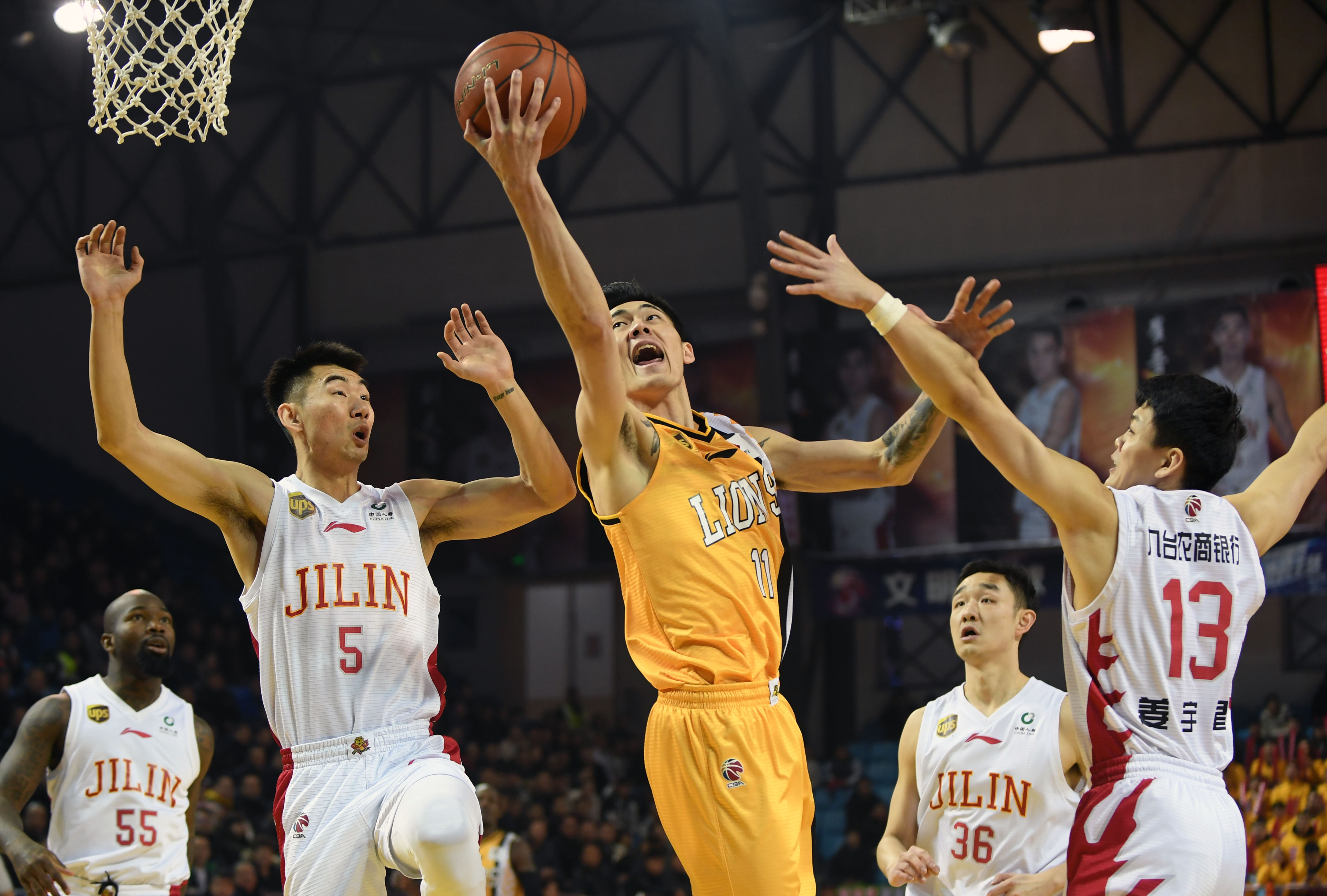 他不仅参与 他不仅参与